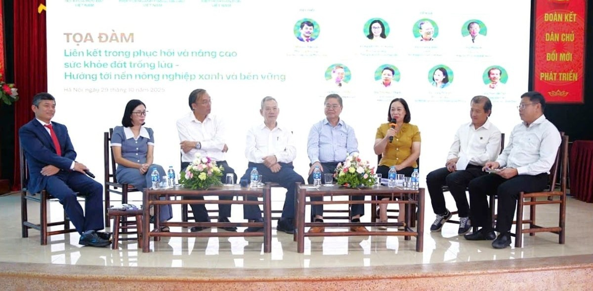 Trả lại sức sống cho những cánh đồng đã ‘mỏi mệt’