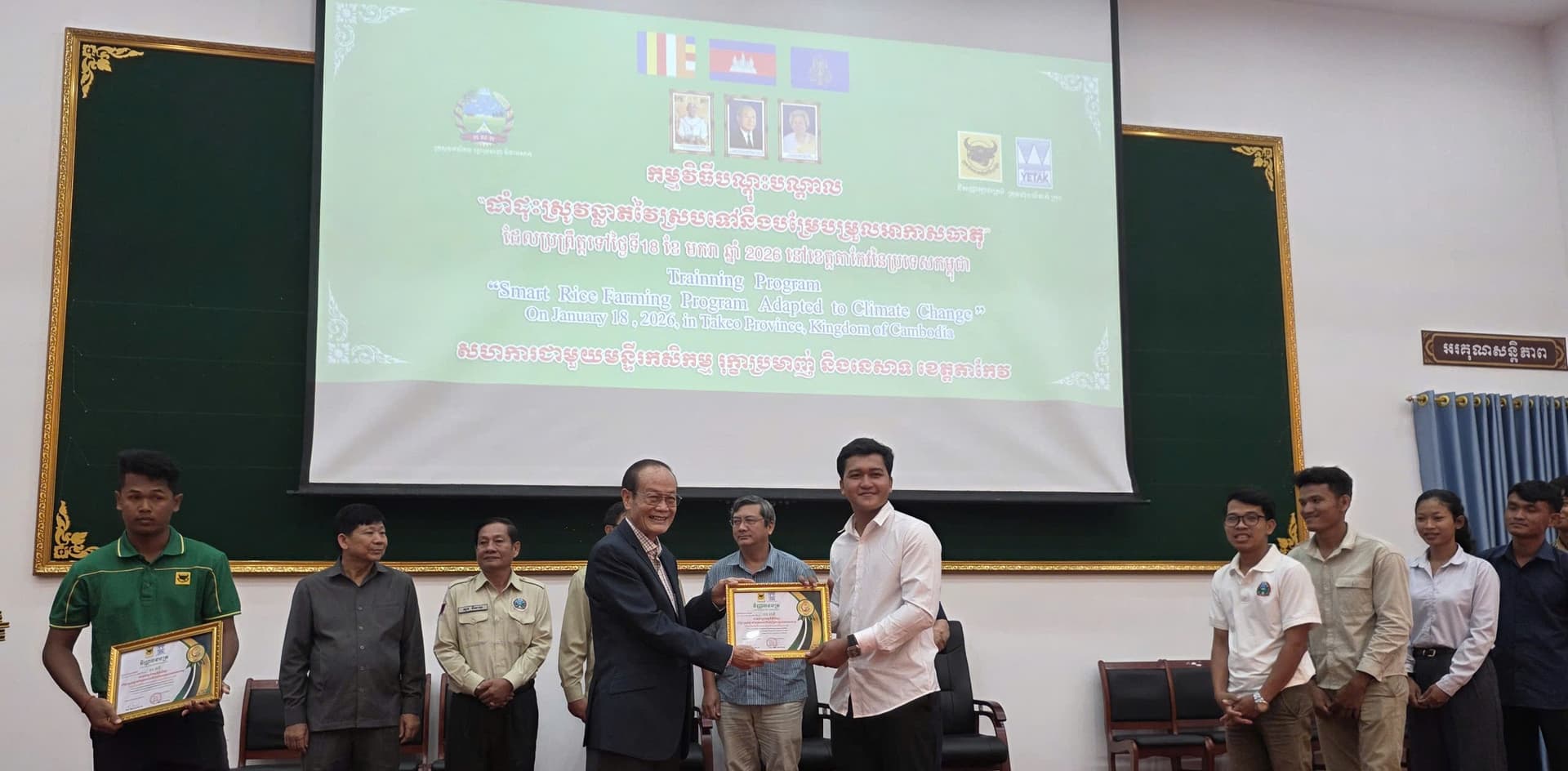 Phân bón Đầu Trâu mang giải pháp “Canh tác lúa thông minh thích ứng với biến đổi khí hậu” đến Takeo: Gắn kết nông nghiệp Việt - Cam