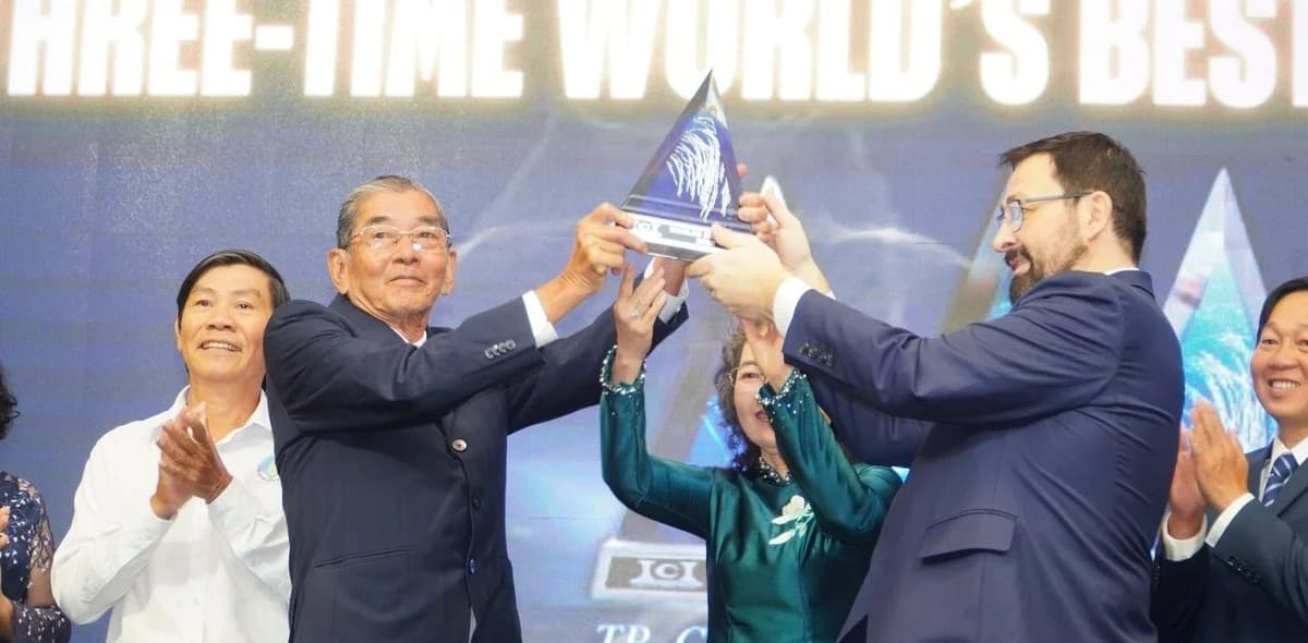 Cúp ‘Gạo ngon nhất thế giới năm 2025’ được trao tại Việt Nam