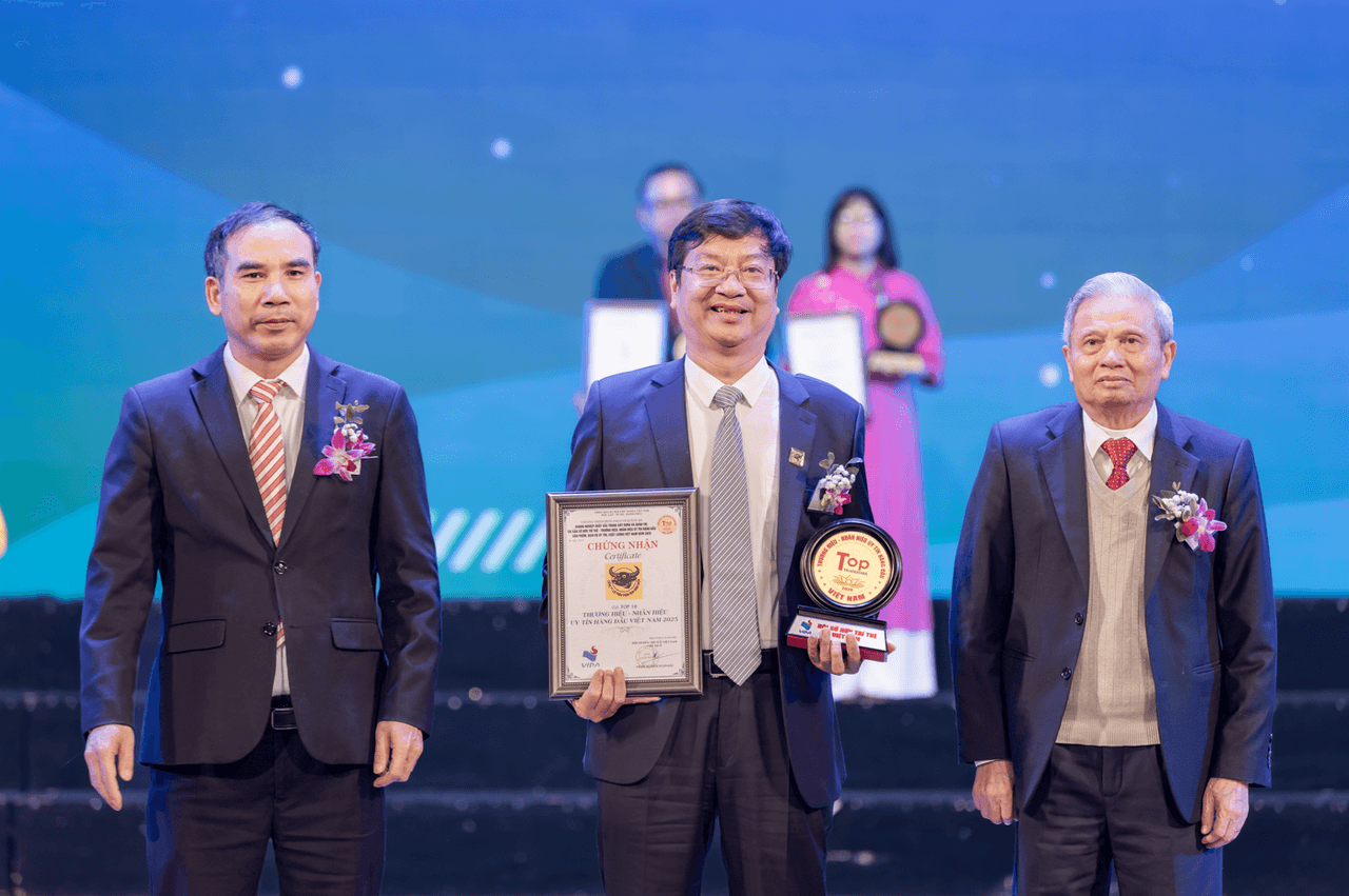 PHÂN BÓN ĐẦU TRÂU ĐƯỢC TÔN VINH TOP 10 THƯƠNG HIỆU, NHÃN HIỆU UY TÍN HÀNG ĐẦU VIỆT NAM 2025