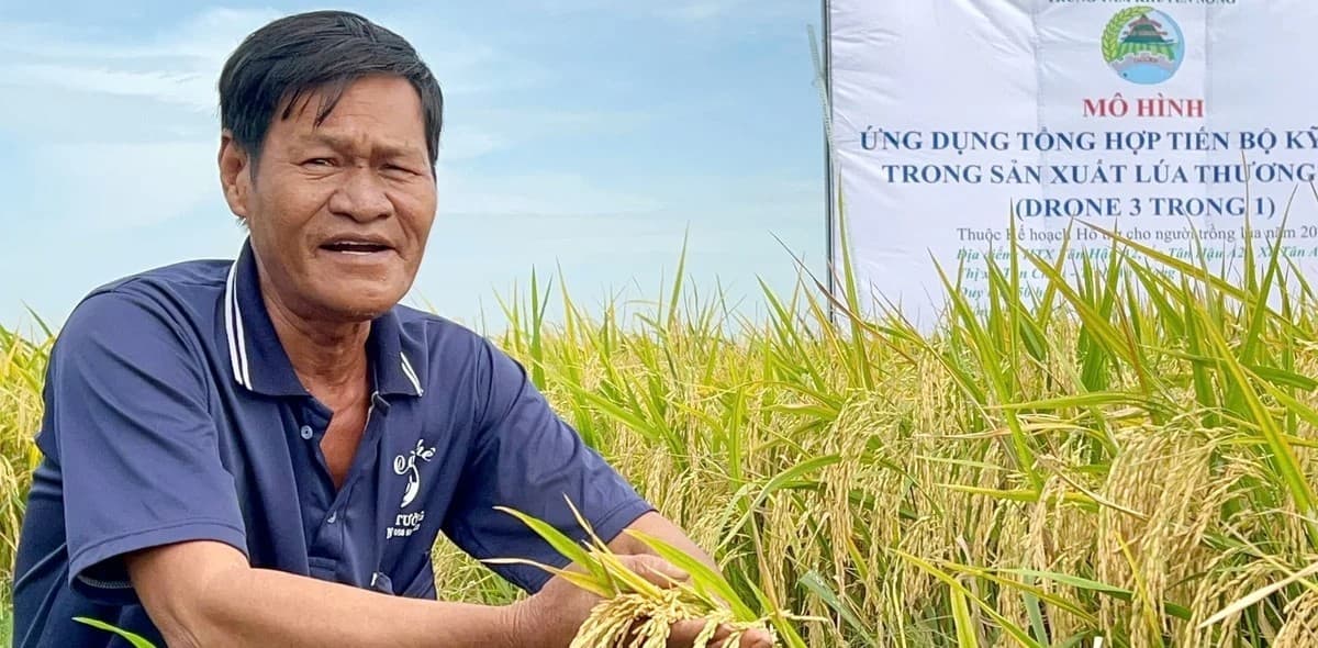 Drone "3 trong 1" giúp nông dân trồng lúa lãi hơn 25%