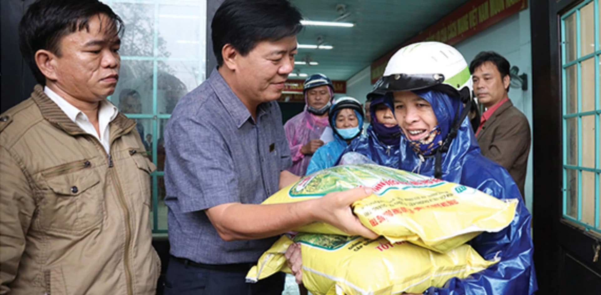 Công ty CP Phân bón Bình Điền kêu gọi toàn thể người lao động ủng hộ đồng bào bị thiệt hại do lũ lụt