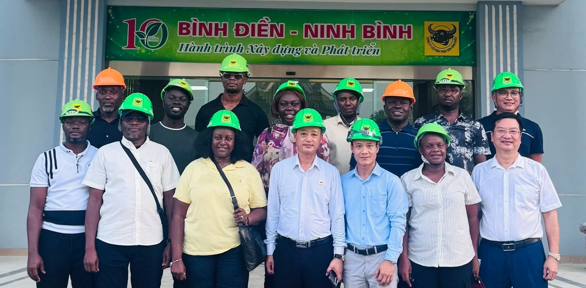 Đoàn quan chức và chuyên gia nông nghiệp Uganda thăm, làm việc tại Bình Điền - Ninh Bình