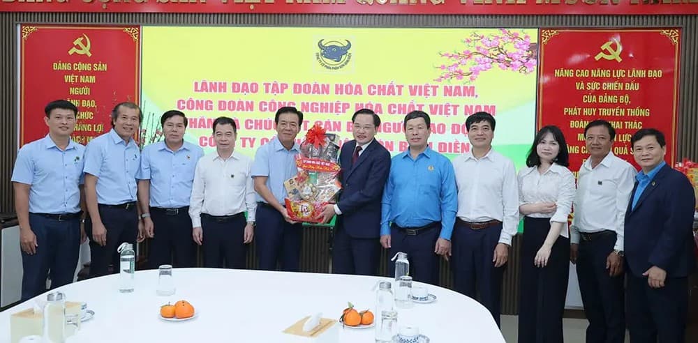 Lãnh đạo Tập đoàn Hóa chất Việt Nam thăm và chúc Tết Phân bón Bình Điền: Nguồn động viên lớn trong không khí mừng Đảng, mừng Xuân 2026